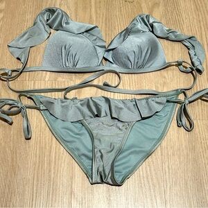 No boundaries ruffle two piece swimsuit